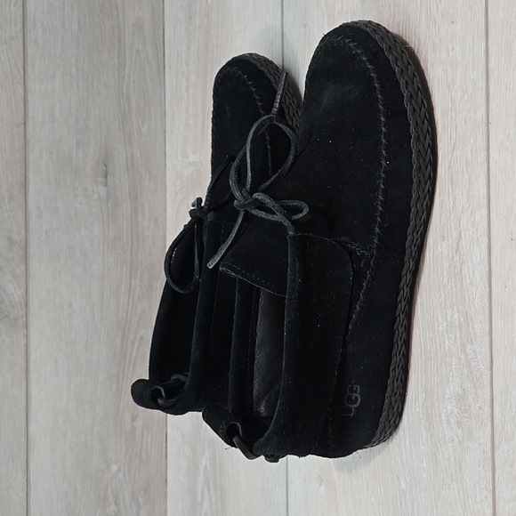 UGG Australia Women Ankle Moccasin Black Suede Chukka Boots Shoes Sz 7 - Picture 2 of 11
